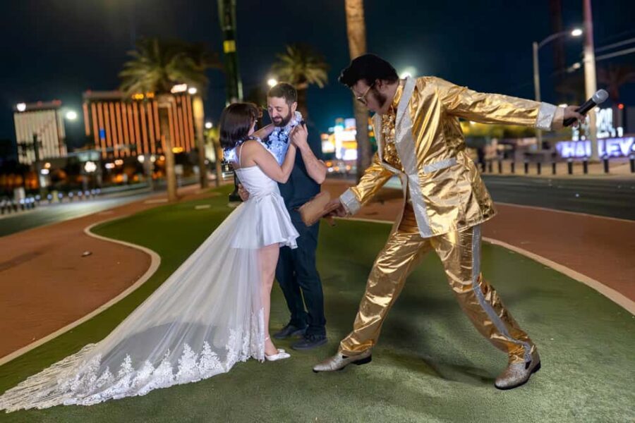 Las Vegas: Gold Elvis Vow Renewal or Wedding at Welcome Sign - Why the Welcome to Fabulous Sign Beats a Chapel Setup