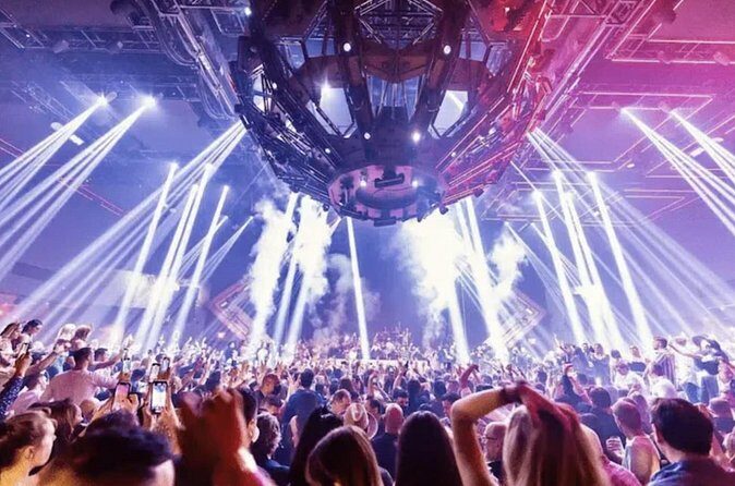 Las Vegas: VIP Club Crawl with Party Bus, Express Entry & Drinks - The 3–4 Venue Hop: How the Night Flows