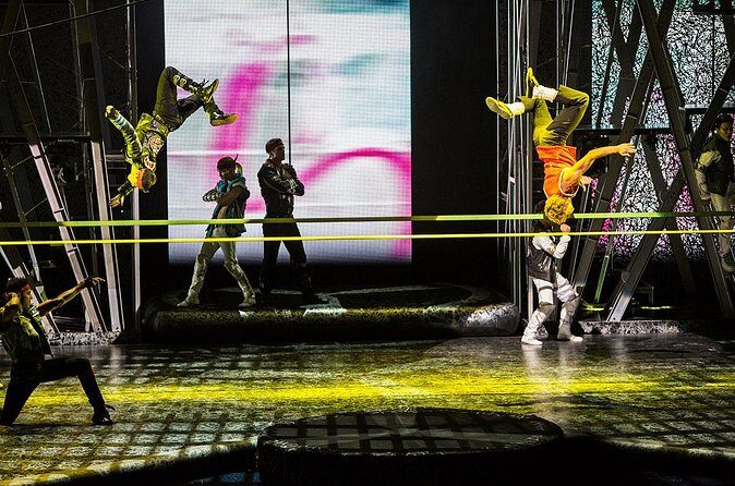 Michael Jackson ONE by Cirque du Soleil® VIP Experience - Meet & greet with artists (and the host Crystal factor)