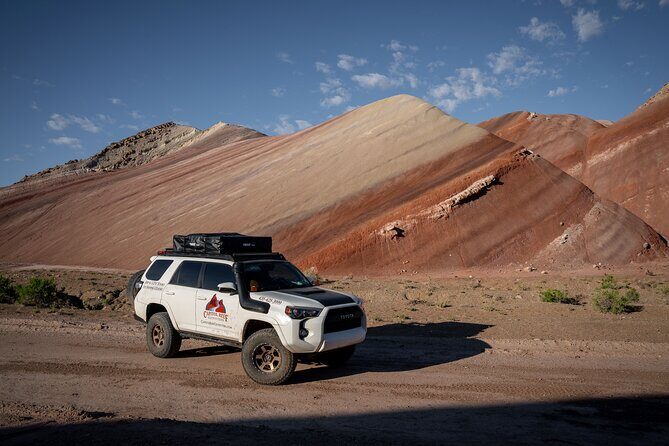 Private Bentonite Hills 4X4 Lunar Landscape Tour - Stop 2: Capitol Reef’s Waterpocket Fold From the Road