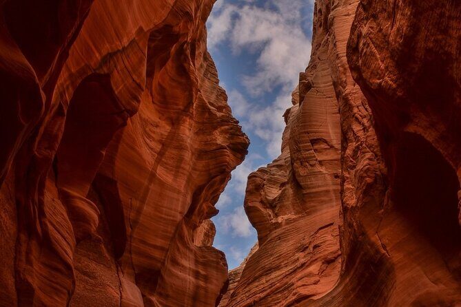Secret Canyon and Horseshoe Bend Tour - Secret Antelope Canyon: the 300-meter nature walk and up to an hour inside