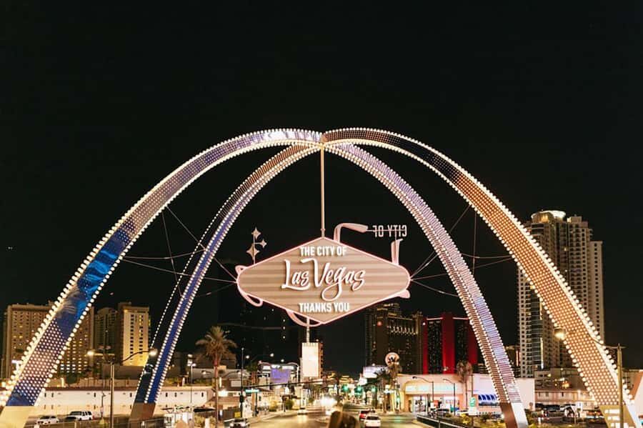 Vegas Illuminated: Ultimate Vegas Panaromic Night Bus Tour - Choosing the Vegas Illuminated option: 7pm panoramic, 10:15 late-night, or 21+ drinks